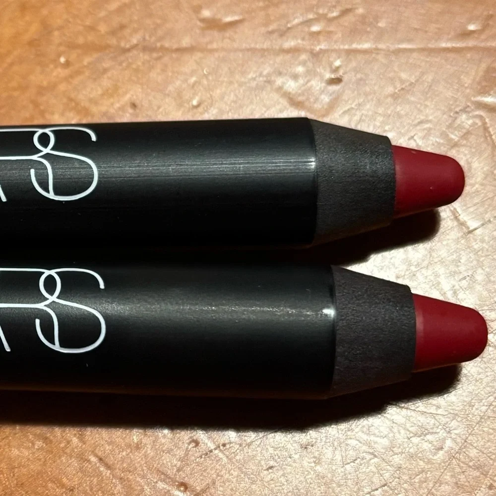 2 NARS Velvet Matte Lip Pencils Cruella